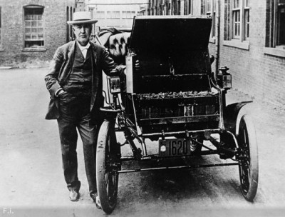 1895. Томас Эдисон и его первый электромобиль Edison Baker..jpg